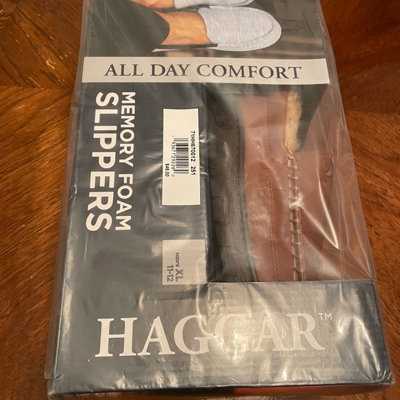 HAGGAR Mens Memory Foam Slippers,  Brown, Size 11-12. New with Tag - Picture 2 of 4